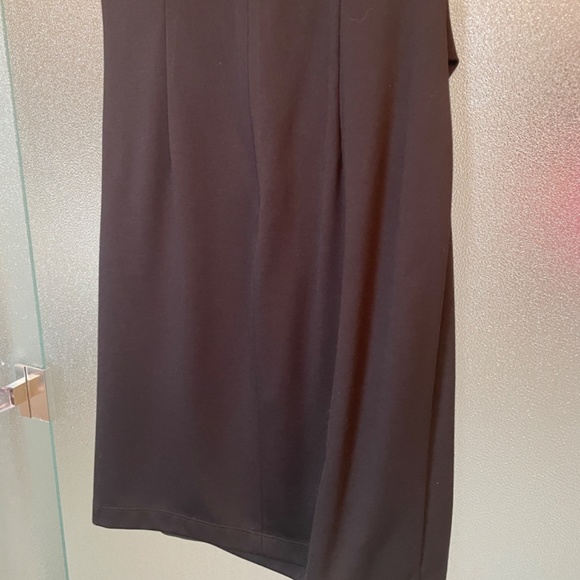 The Perfect Black Cocktail Dress - Picture 4 of 5